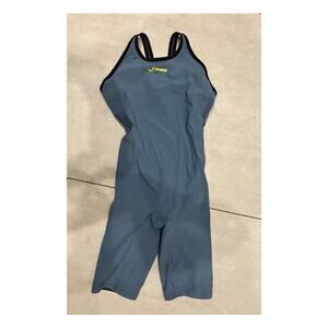 FINIS Women’s Tech Suit – Size 28 – Never Worn